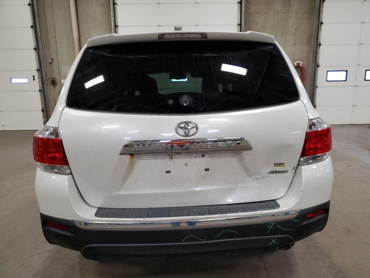2011 TOYOTA HIGHLANDER
