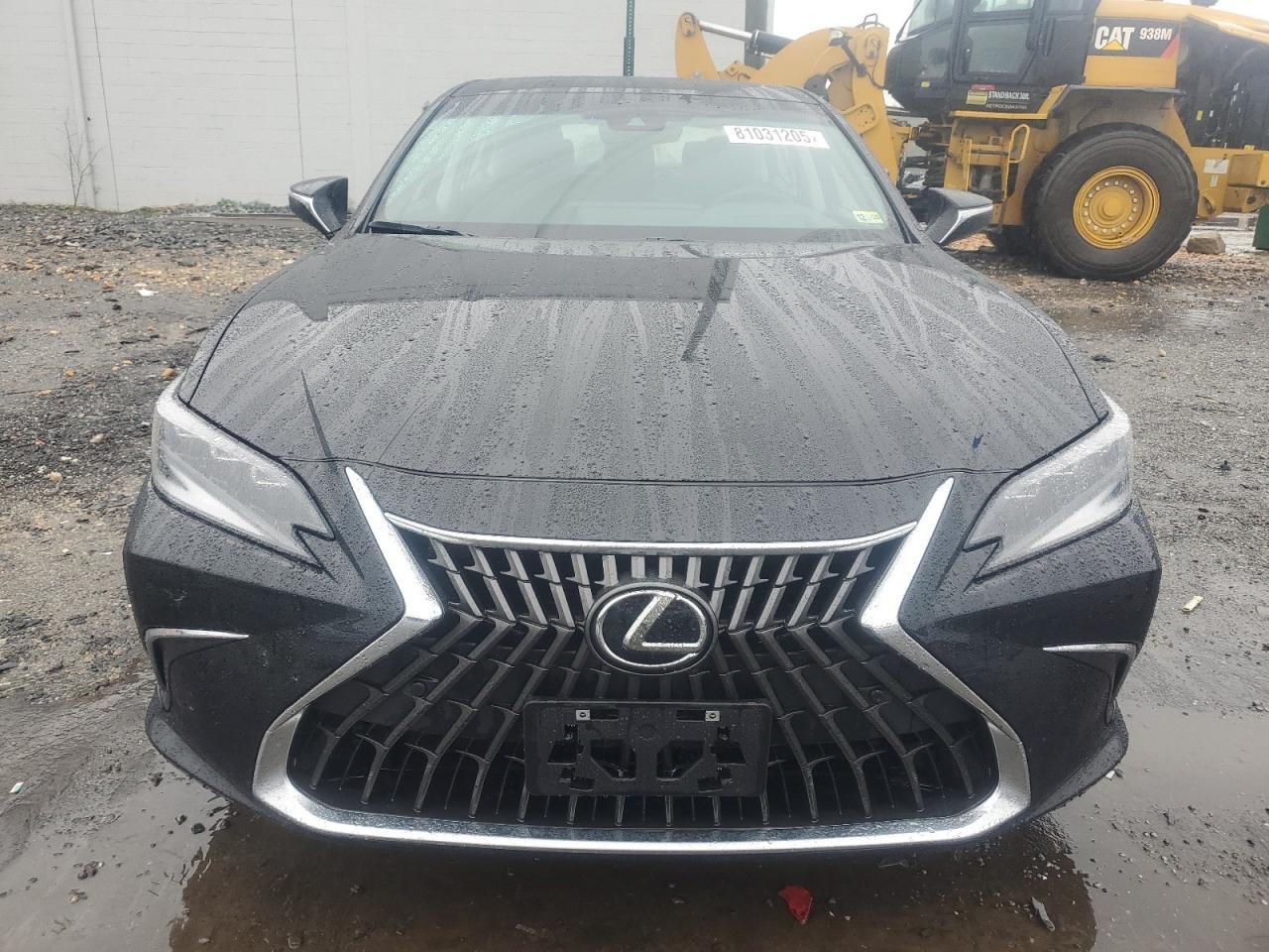 2025 LEXUS Es