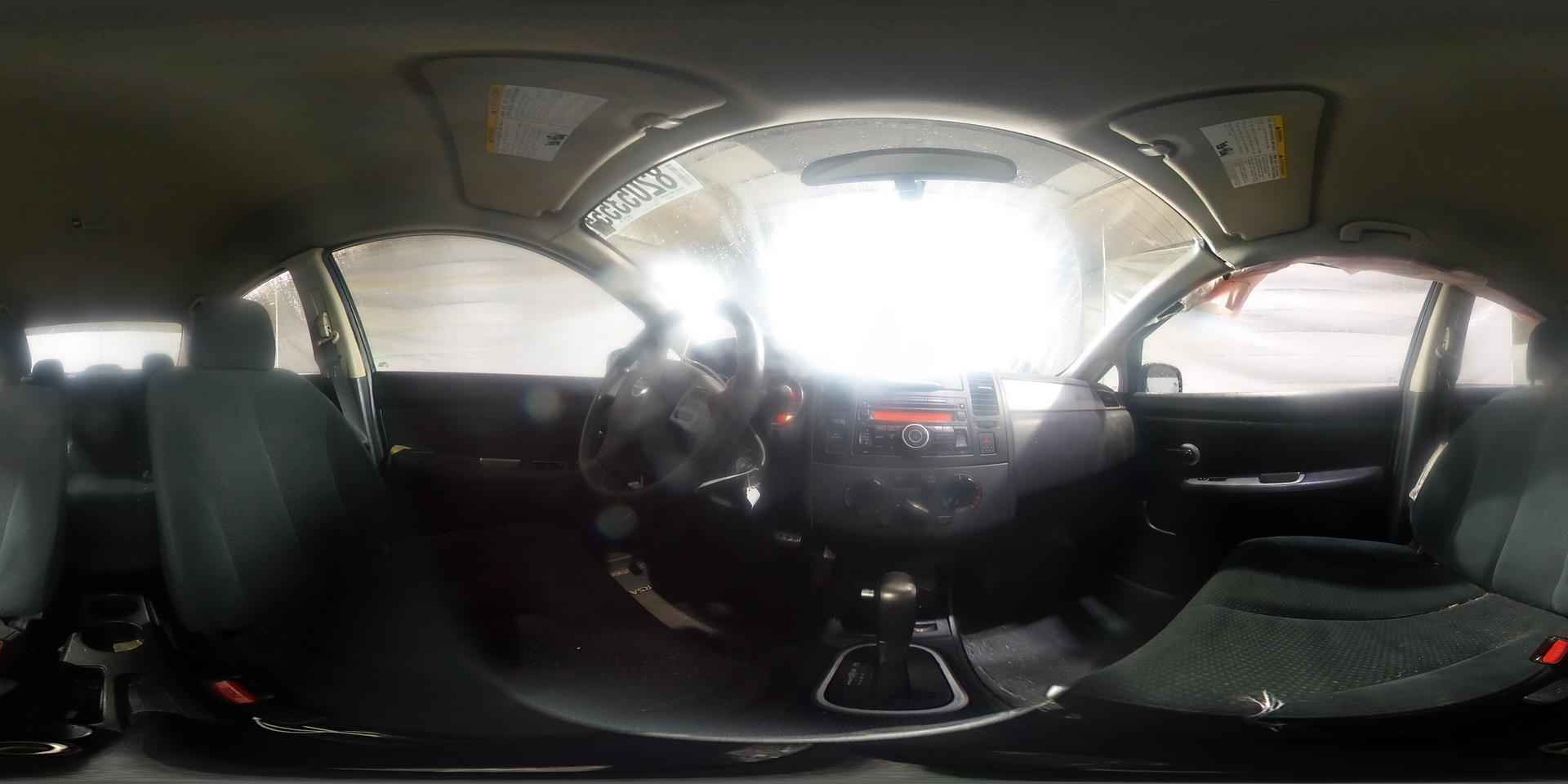 2011 NISSAN VERSA