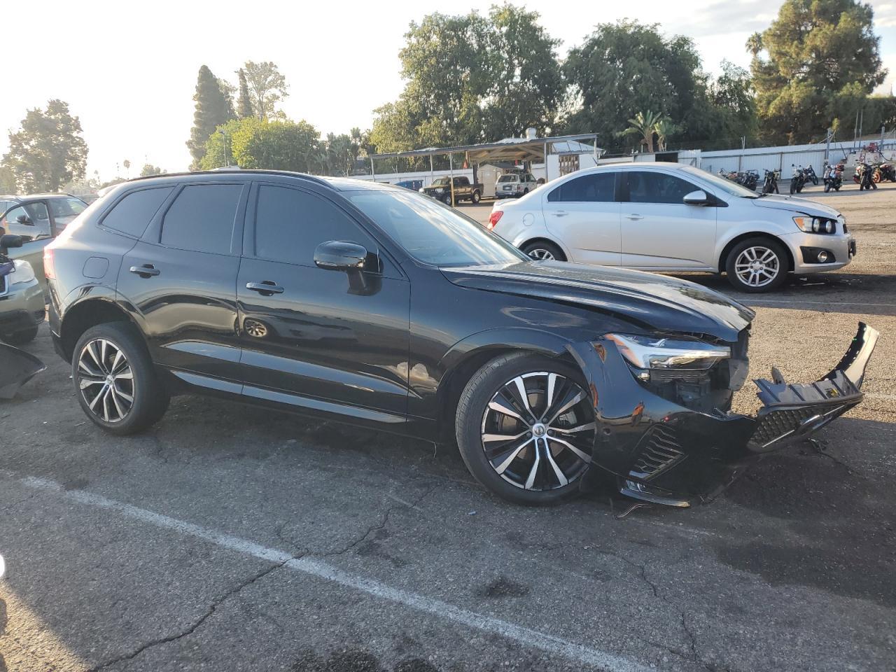 2025 VOLVO XC60