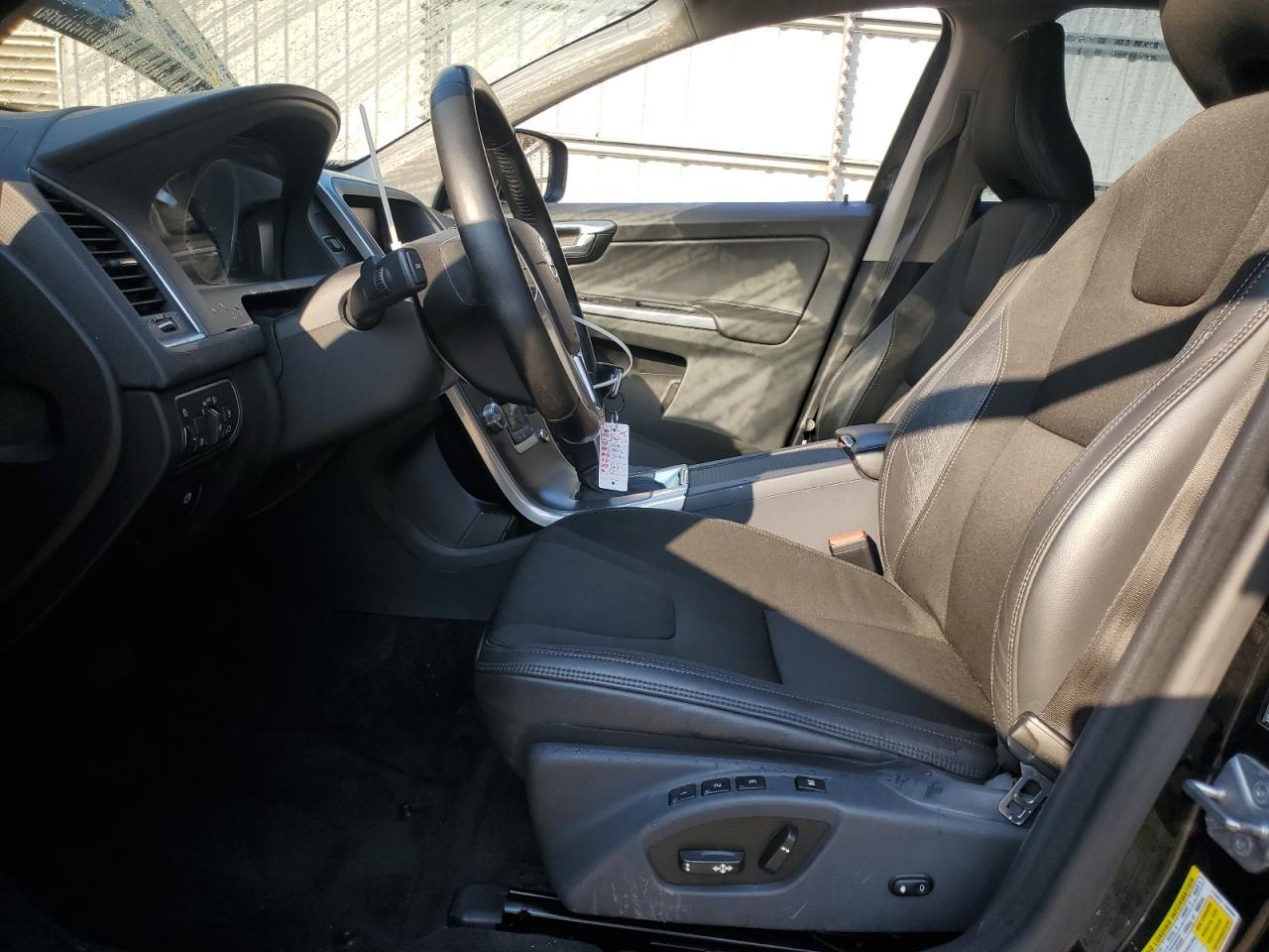 2016 VOLVO XC60