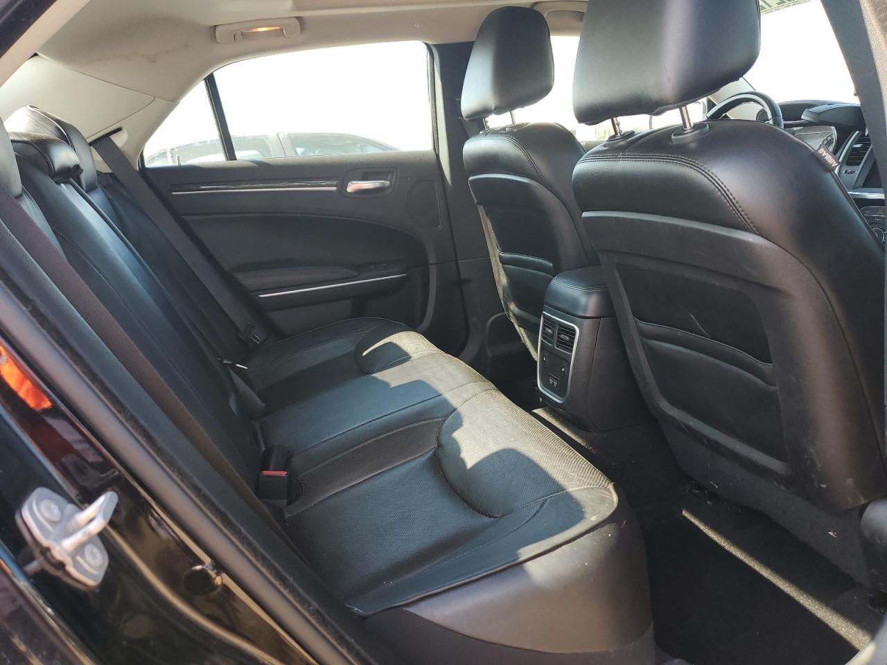 2019 CHRYSLER 300