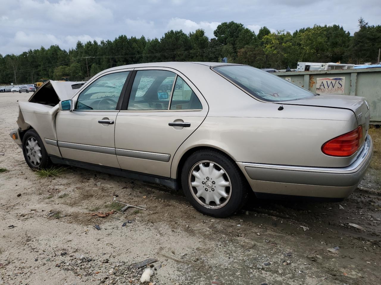 1996 MERCEDES-BENZ E-Class