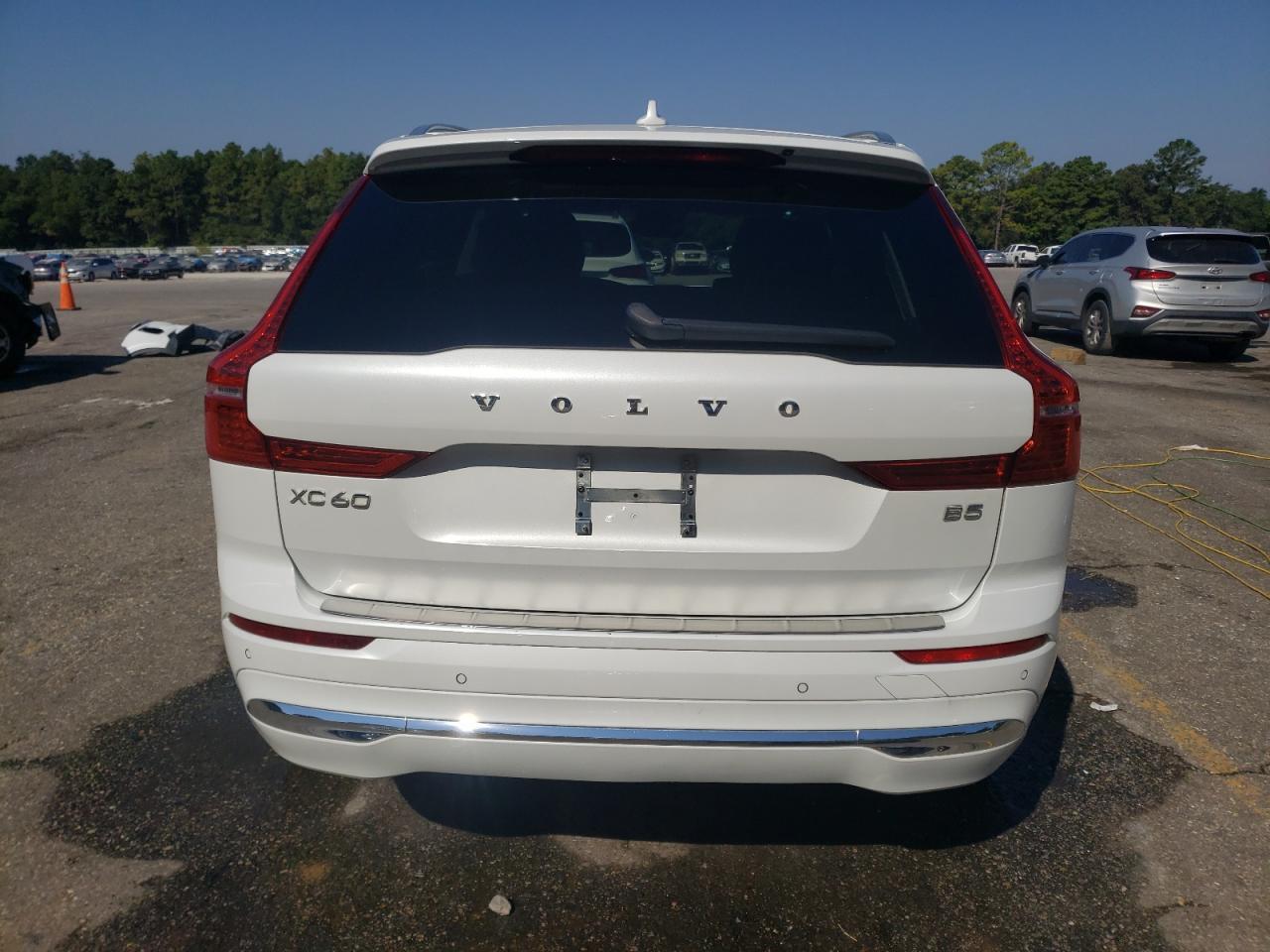 2022 VOLVO XC60