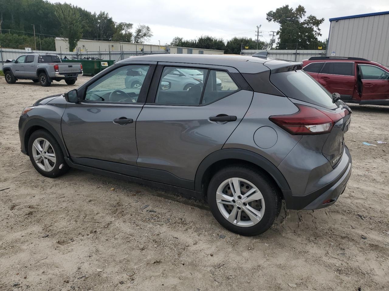 2023 NISSAN KICKS