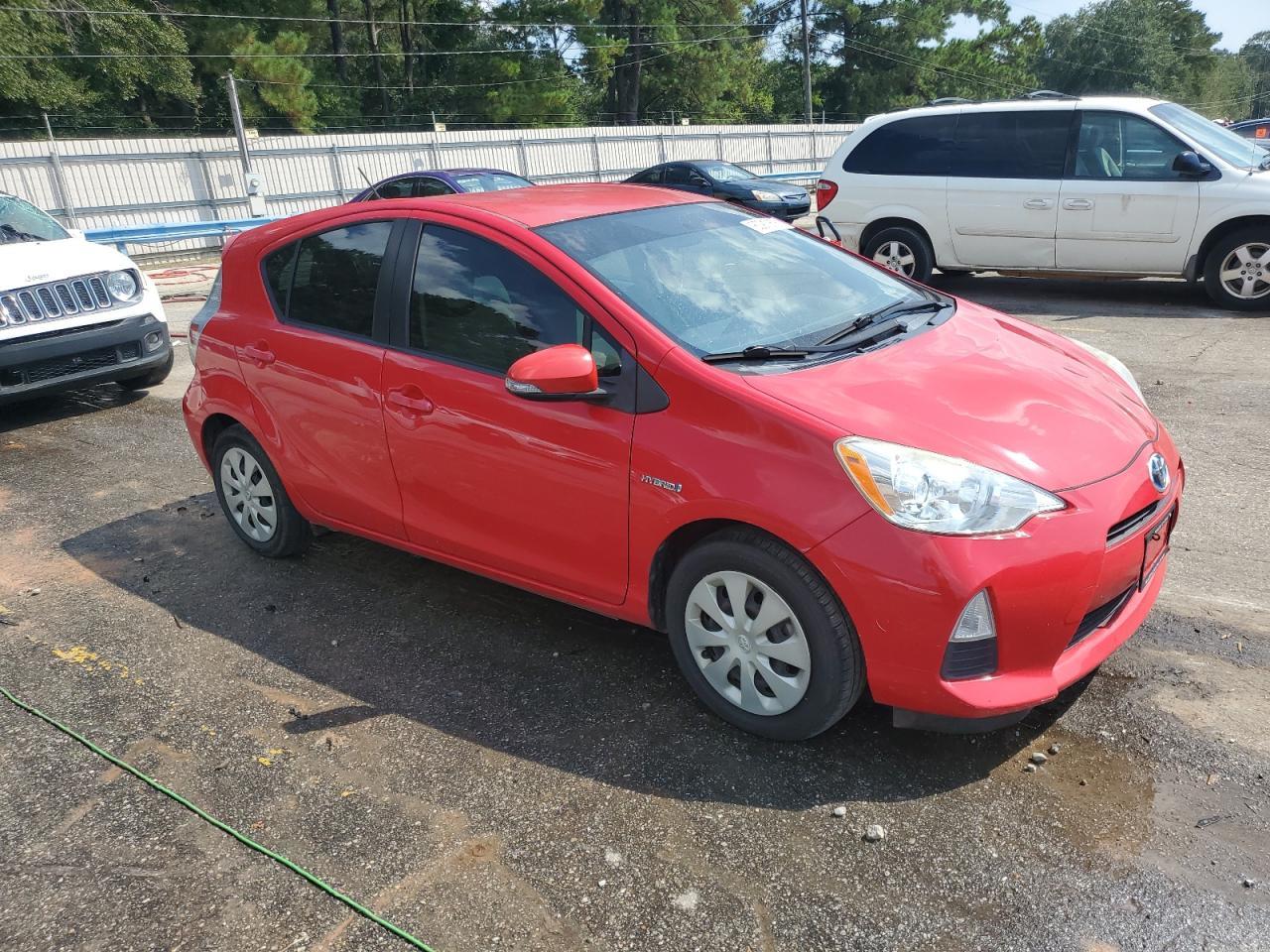 2014 TOYOTA Prius c