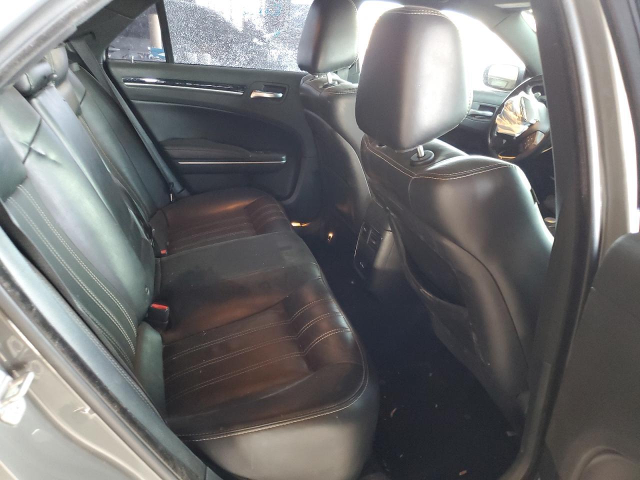 2019 CHRYSLER 300