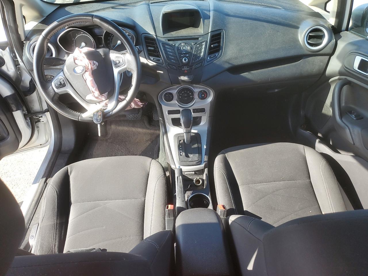 2016 FORD Fiesta