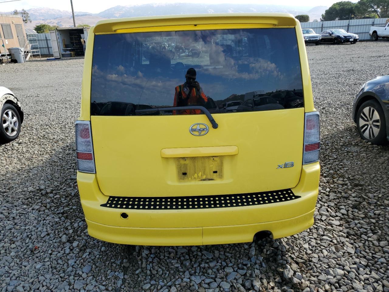 2005 TOYOTA SCION