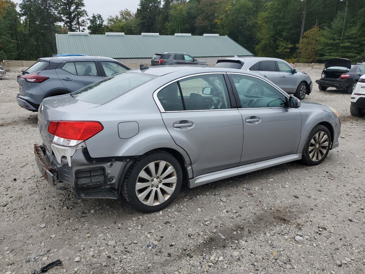 2011 SUBARU Legacy