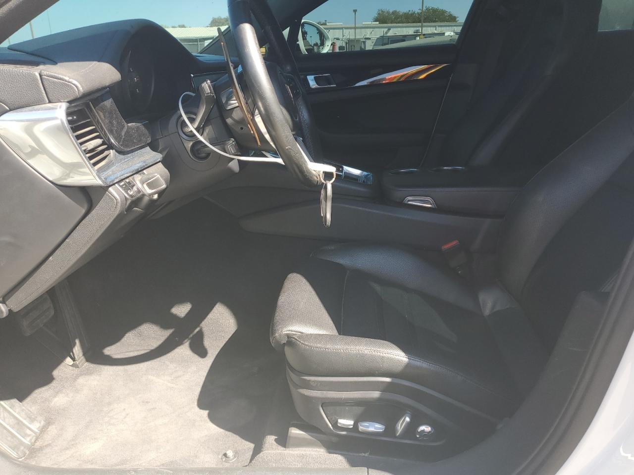 2018 PORSCHE Panamera