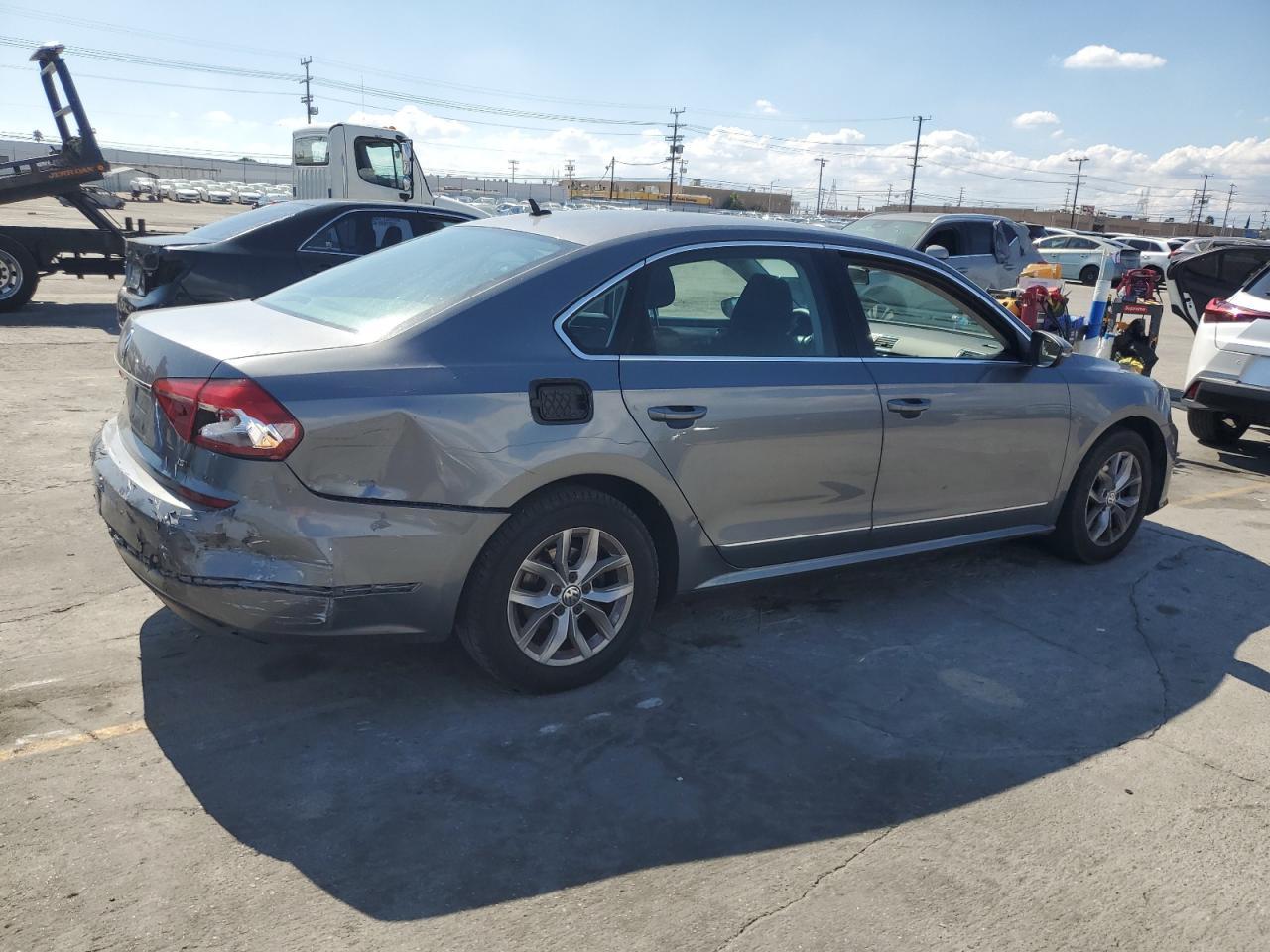 2016 VOLKSWAGEN Passat