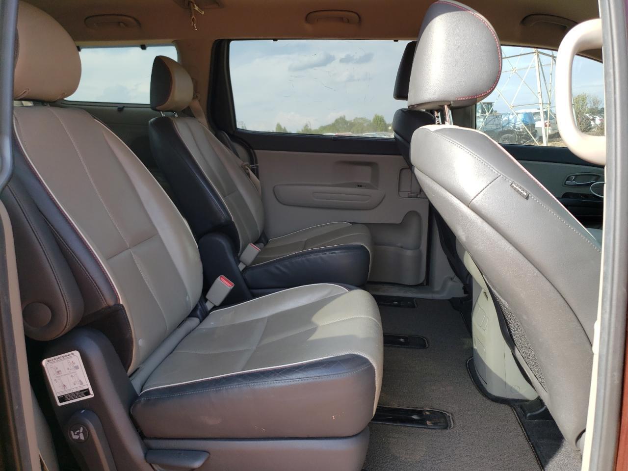 2017 KIA SEDONA