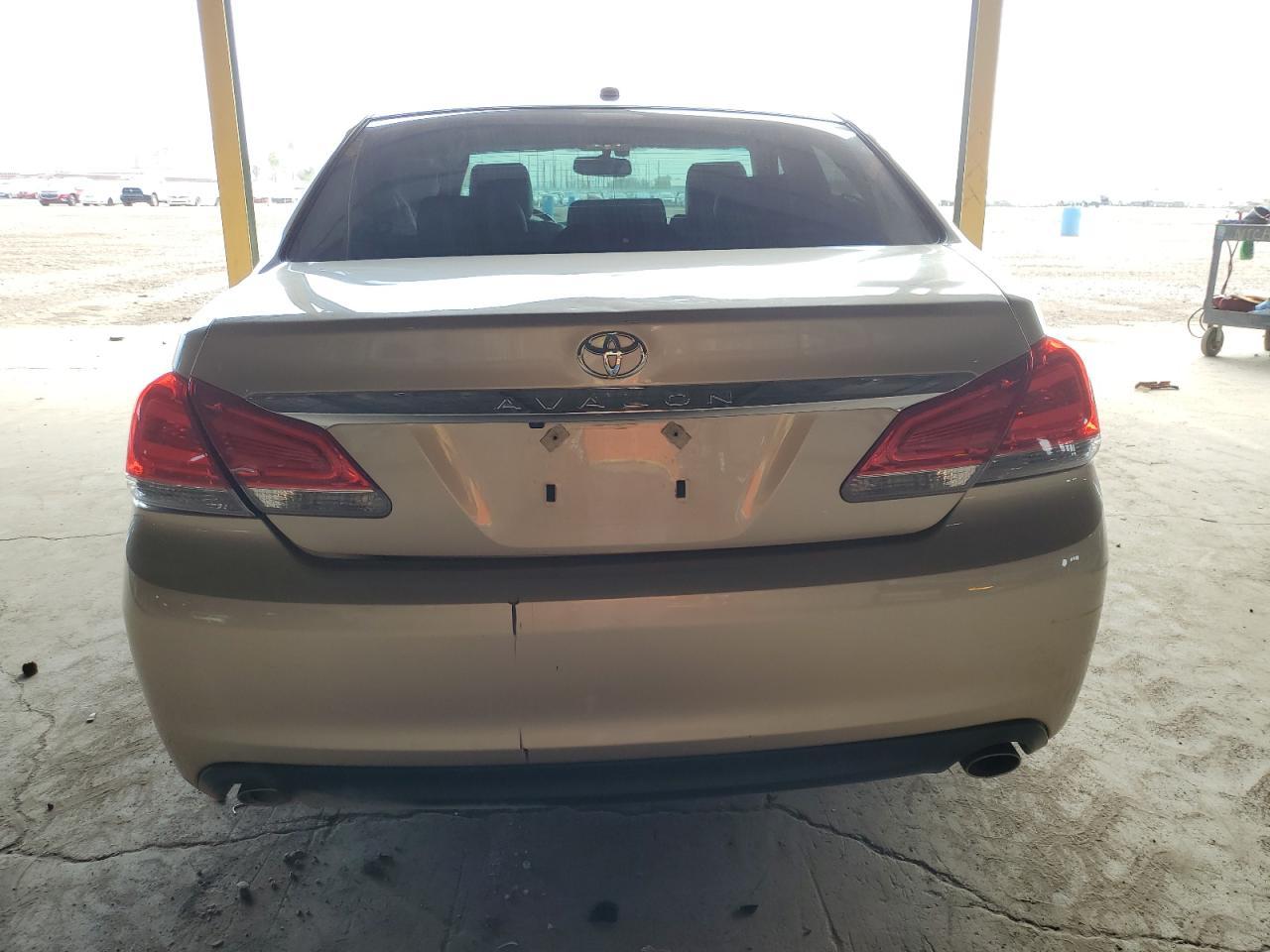 2012 TOYOTA Avalon