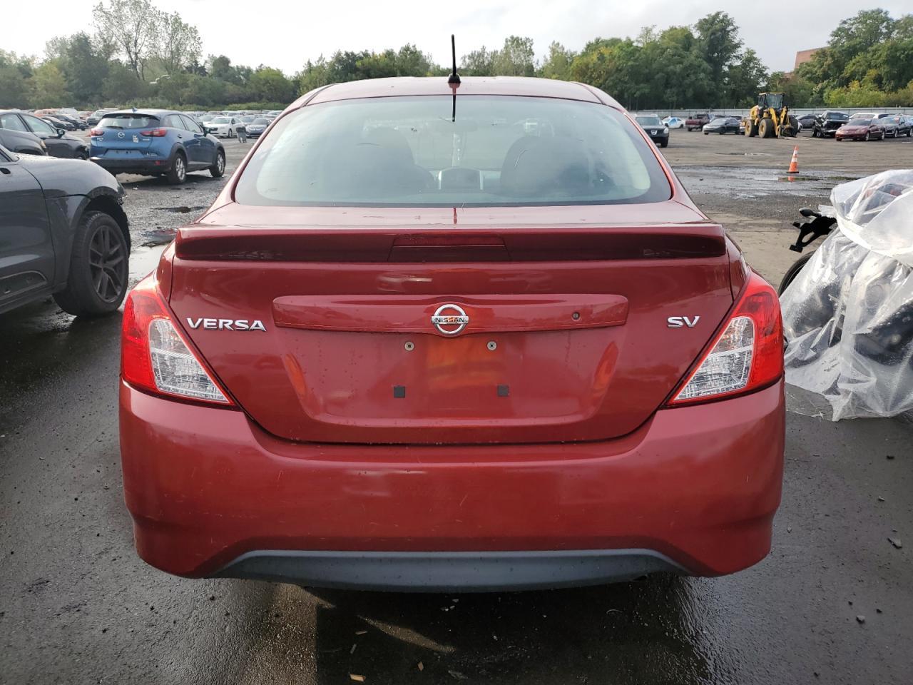 2017 NISSAN VERSA