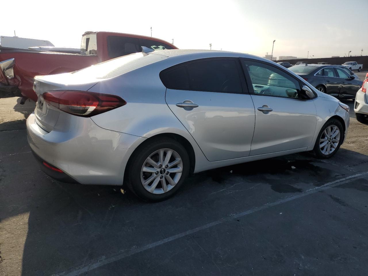 2017 KIA FORTE
