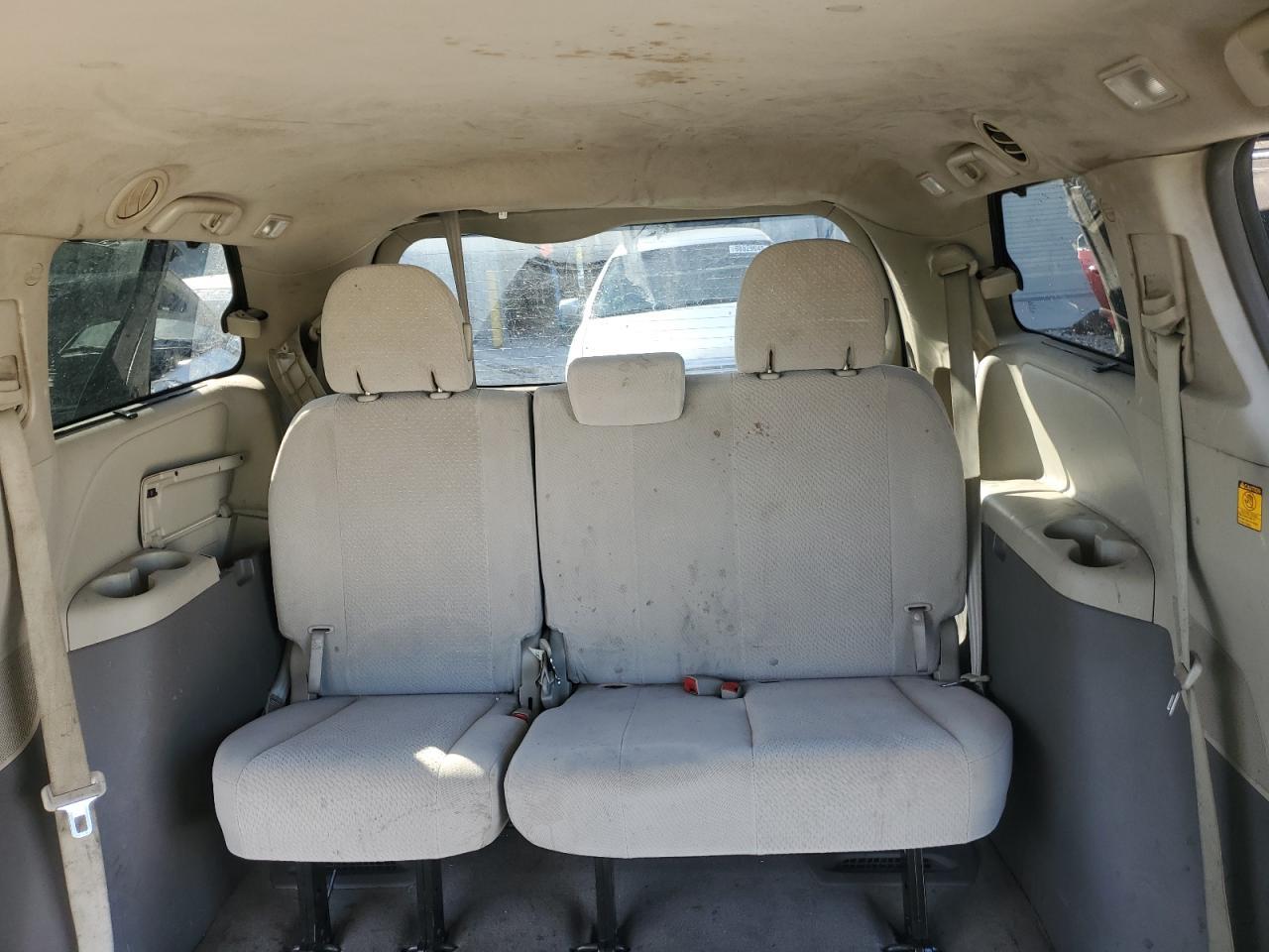 2012 TOYOTA SIENNA