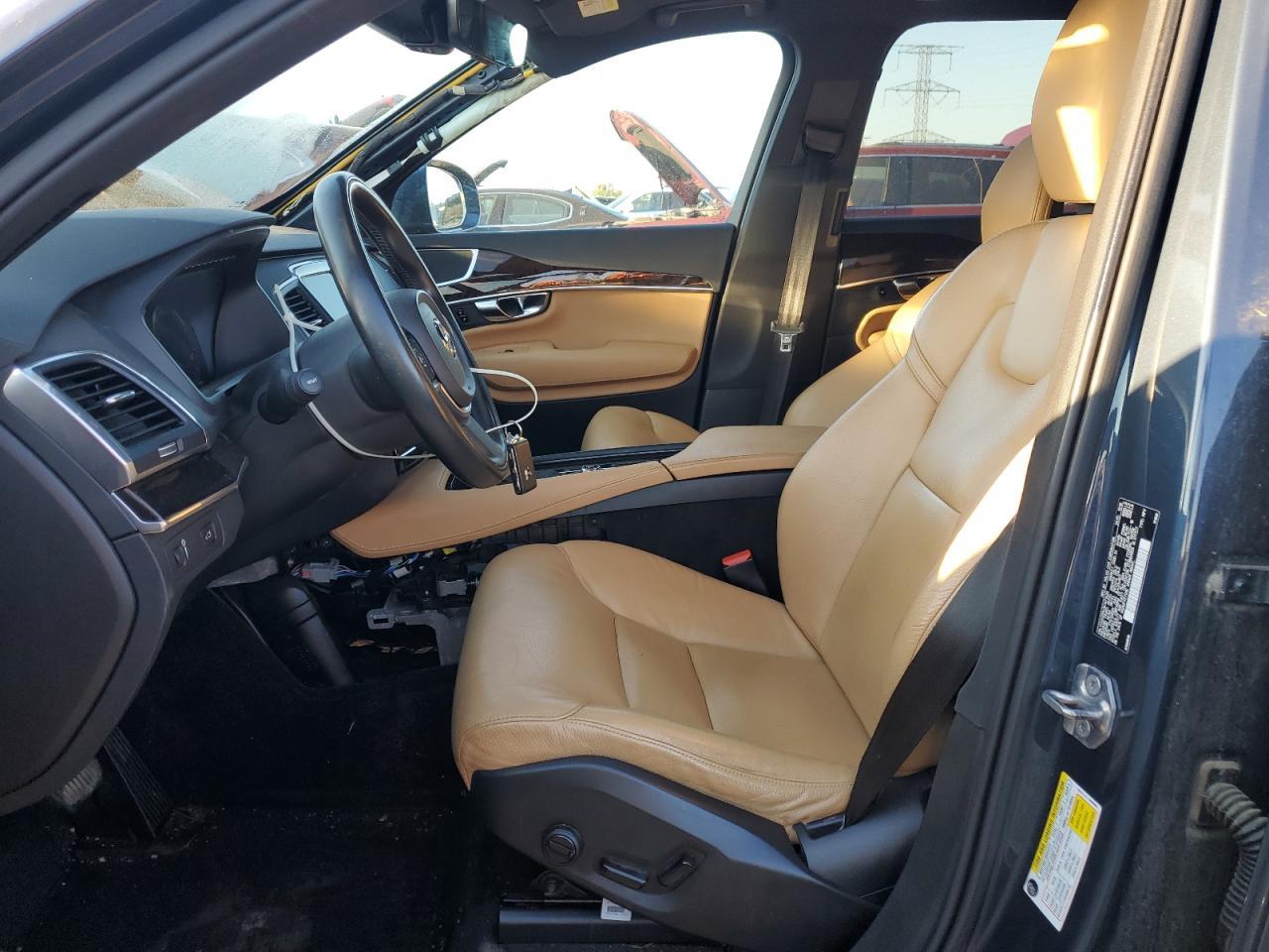 2019 VOLVO XC90