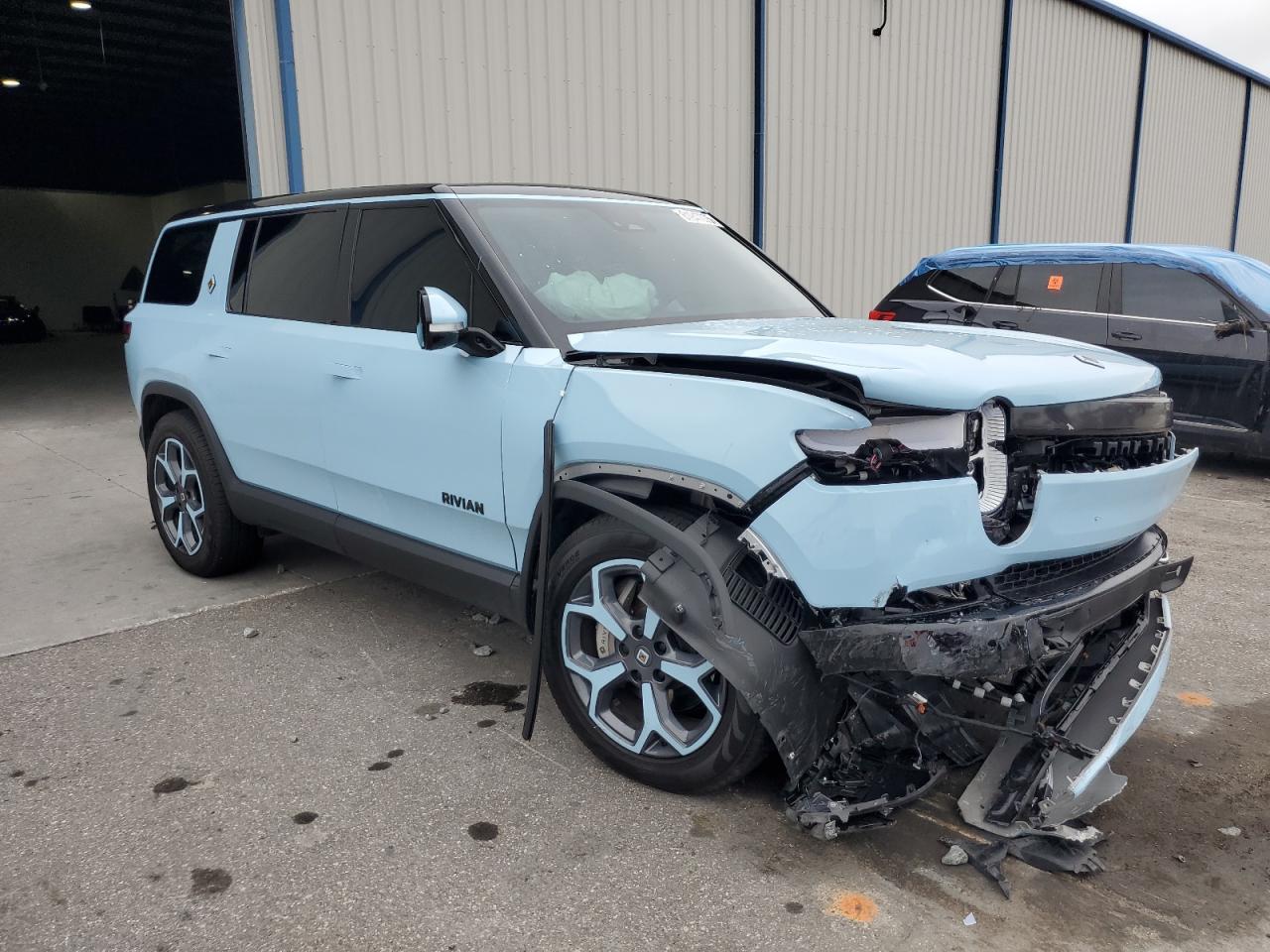 2024 RIVIAN R1s