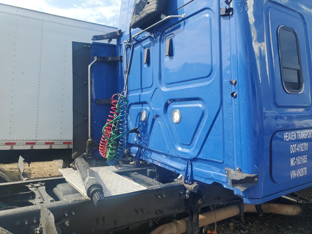 2024 FREIGHTLINER CASCADIA 126