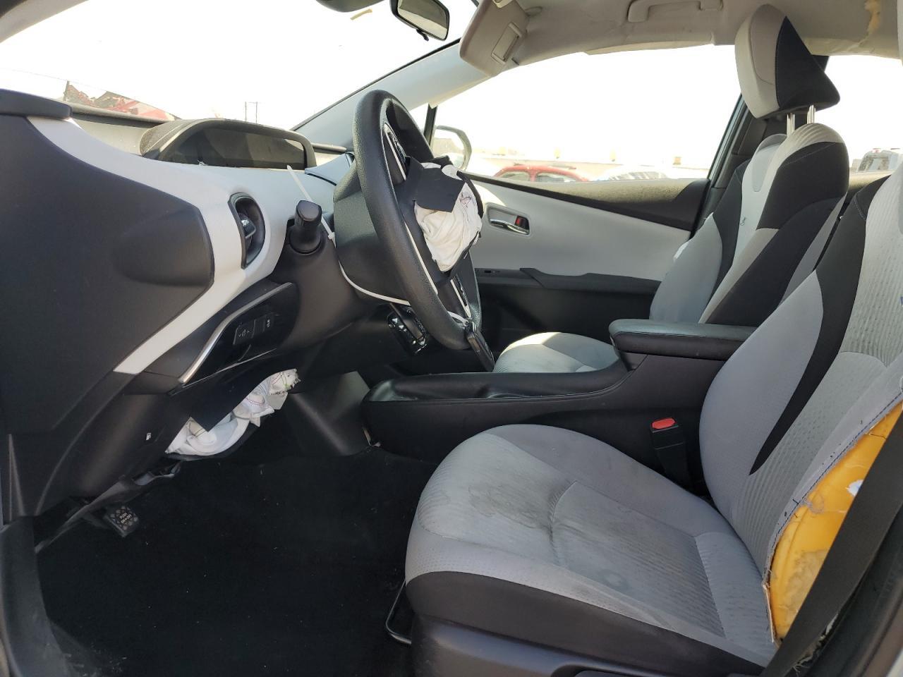 2017 TOYOTA PRIUS