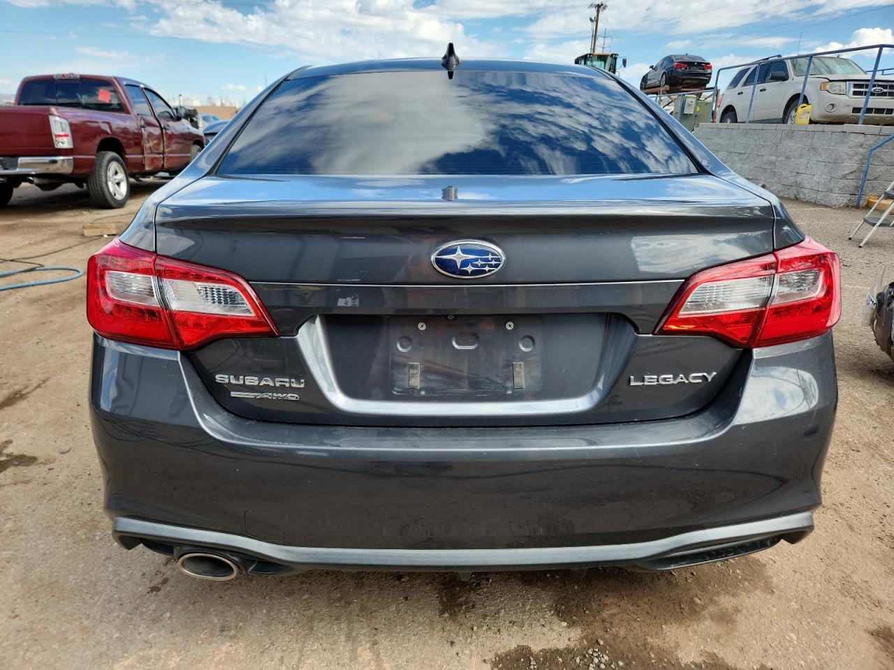 2018 SUBARU Legacy