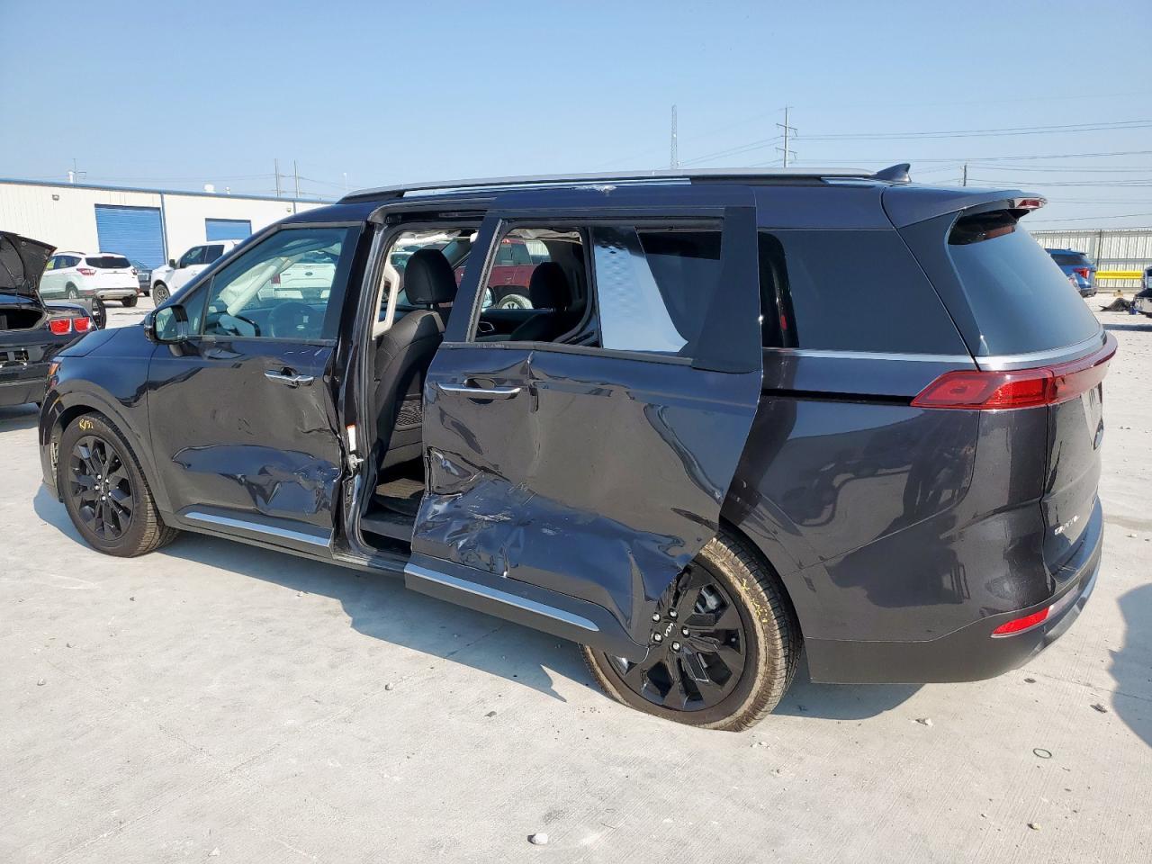 2023 KIA Carnival