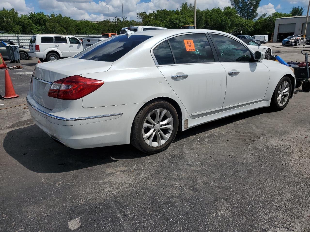 2013 HYUNDAI GENESIS