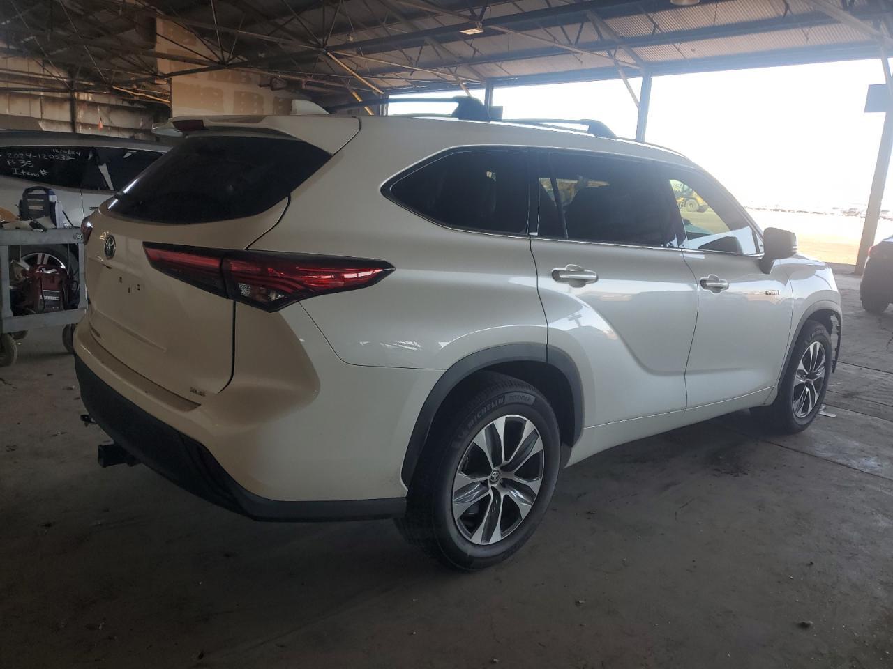 2020 TOYOTA HIGHLANDER