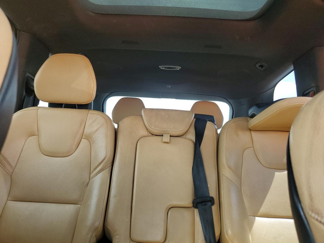 2016 VOLVO XC90