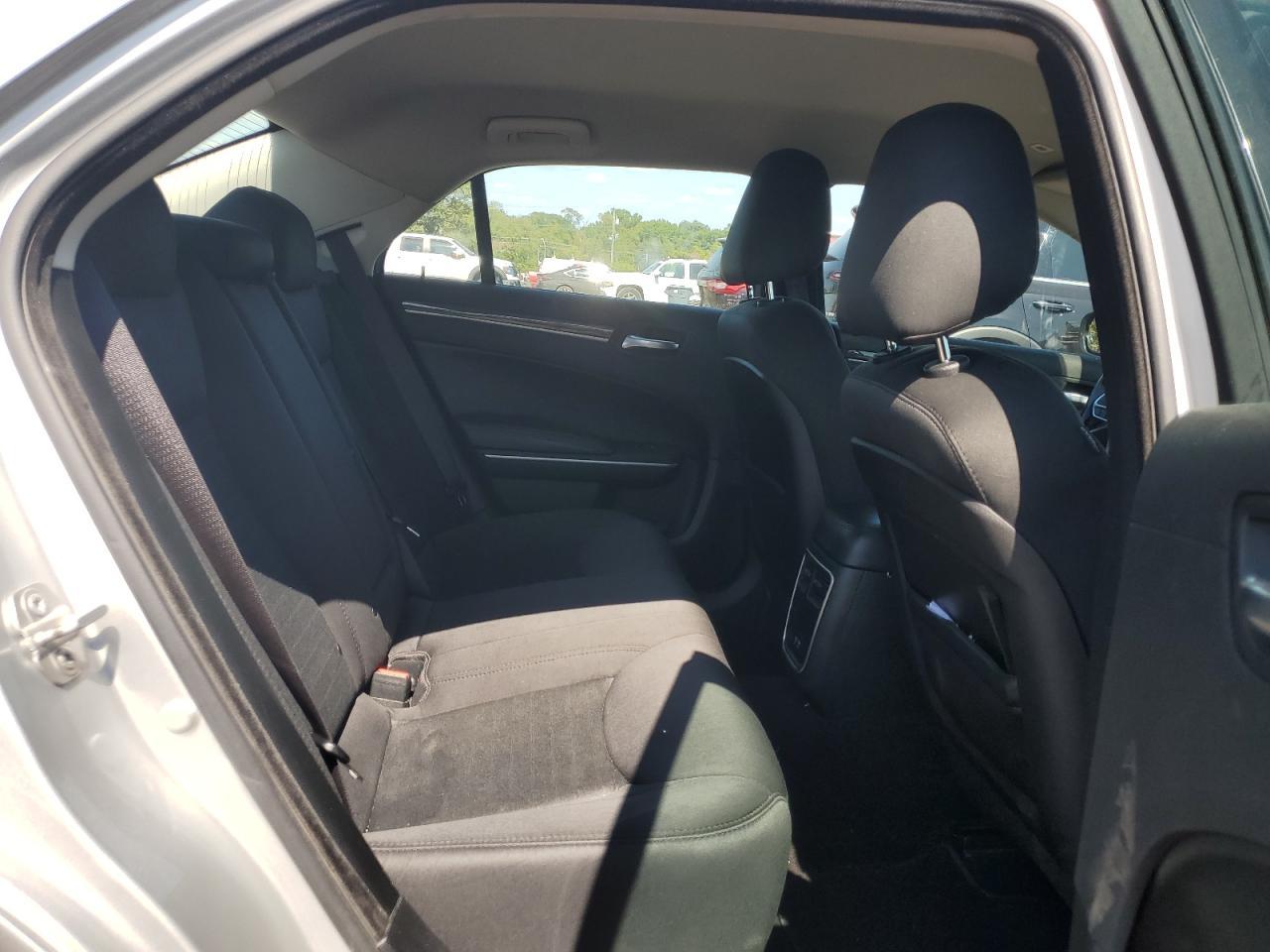 2019 CHRYSLER 300