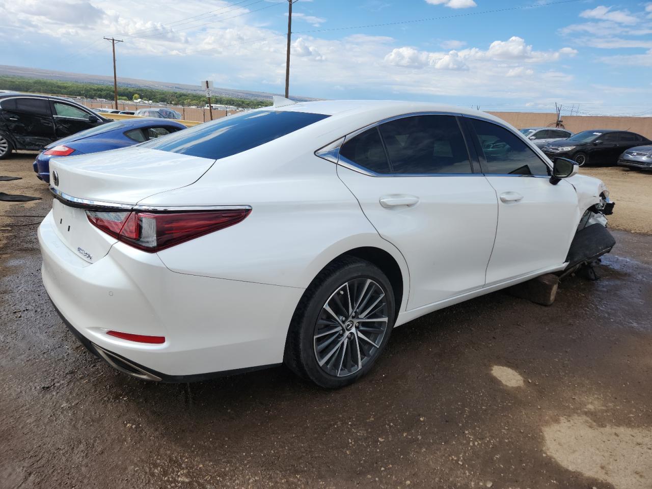 2024 LEXUS Es
