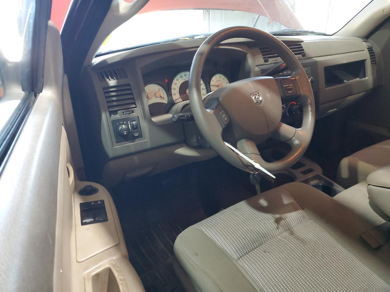 2011 DODGE Dakota