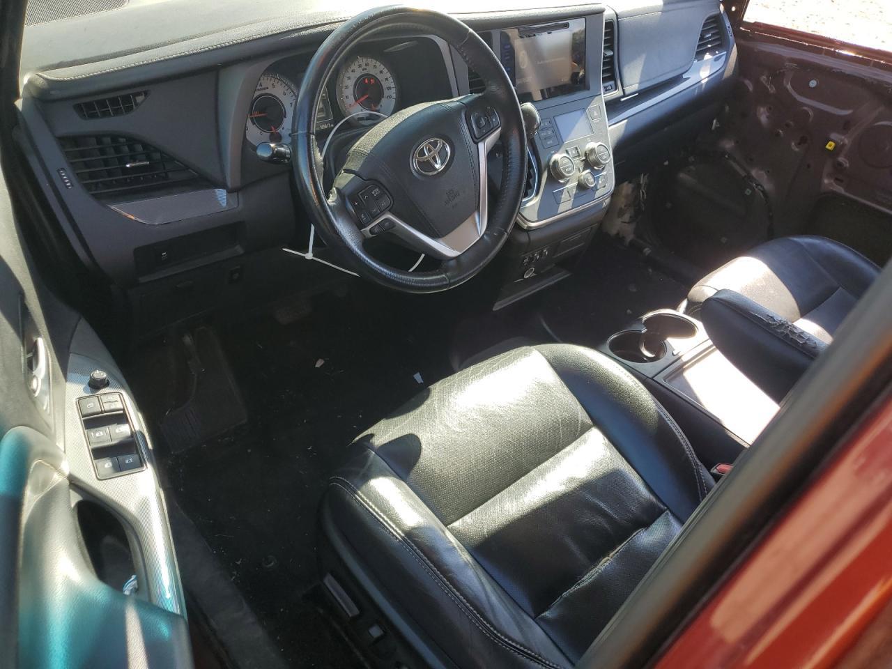 2017 TOYOTA SIENNA