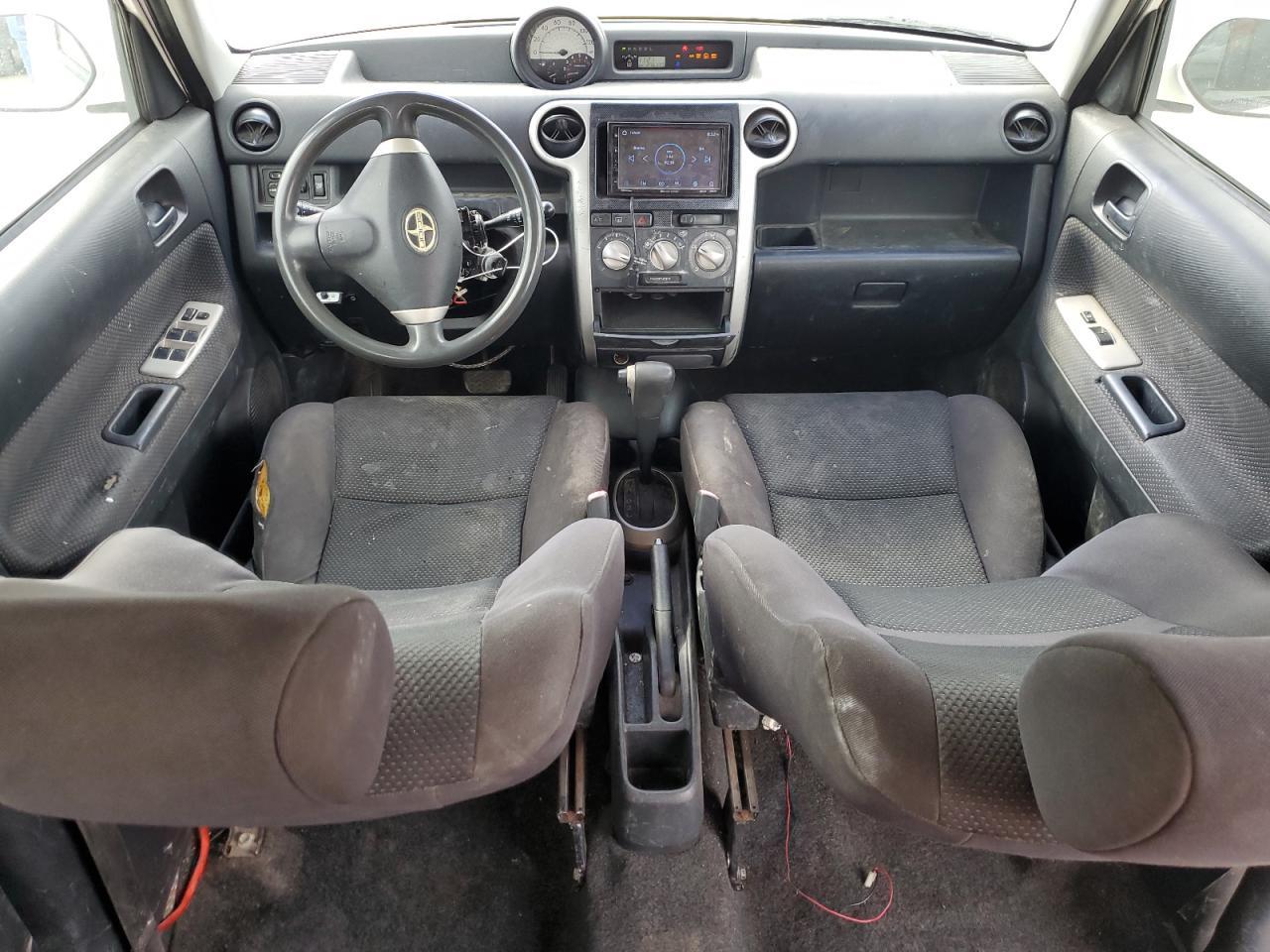 2004 TOYOTA SCION