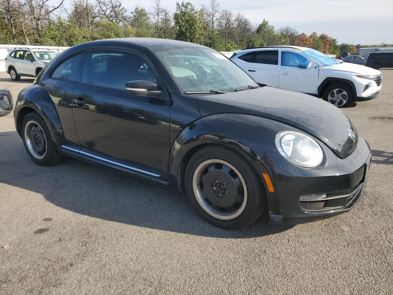 2012 VOLKSWAGEN Beetle