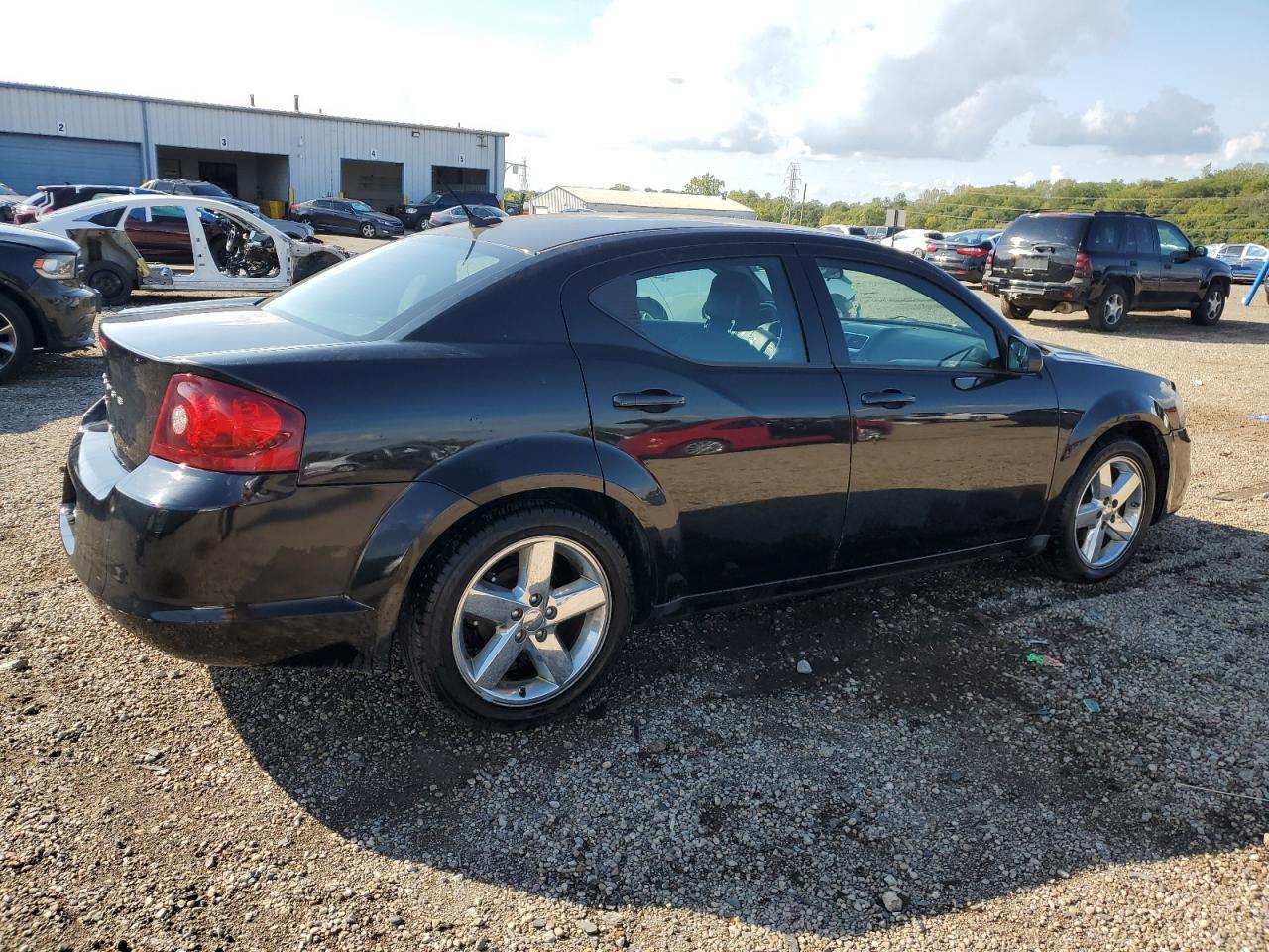 2014 DODGE Avenger