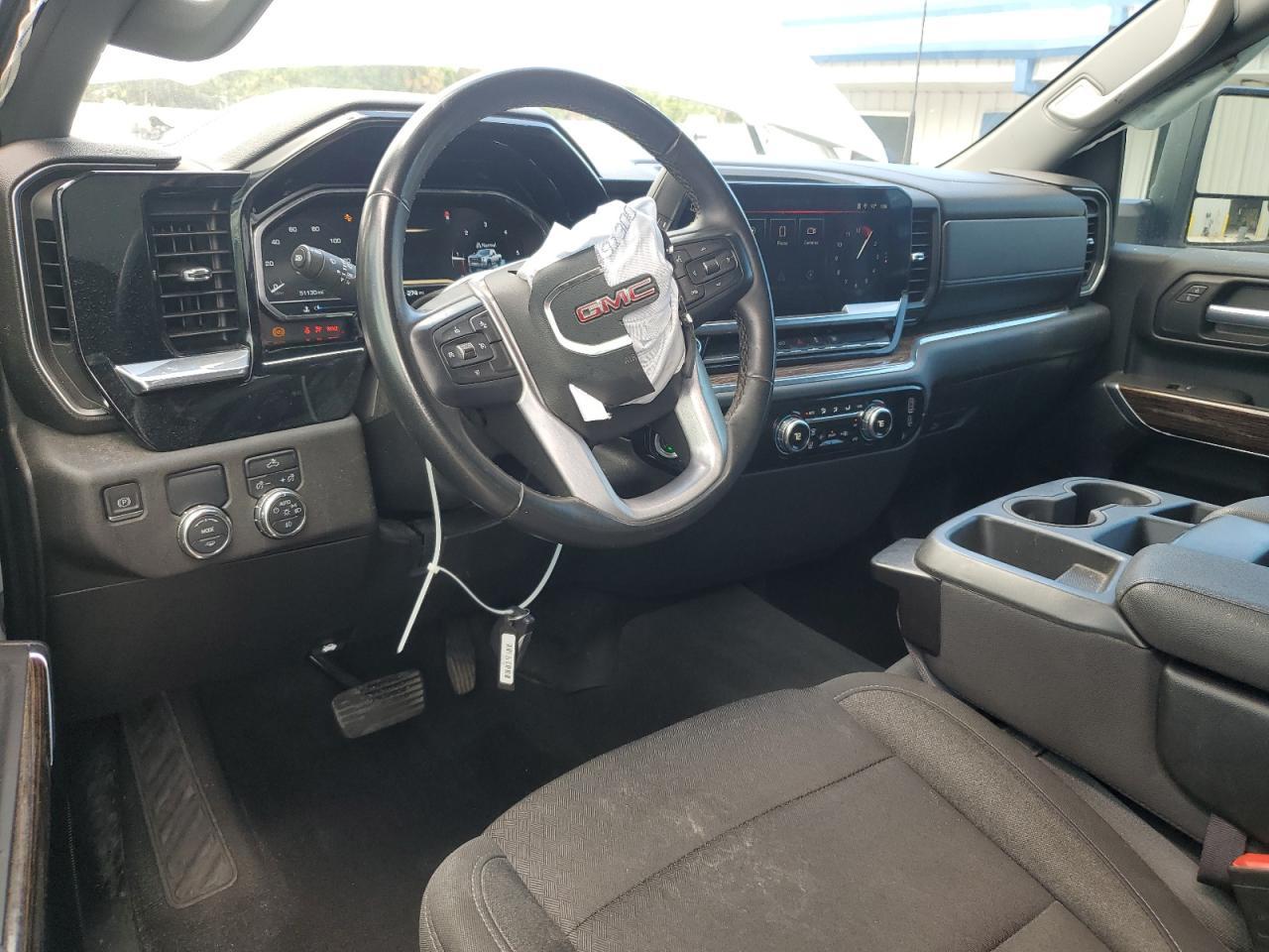 2024 GMC Sierra