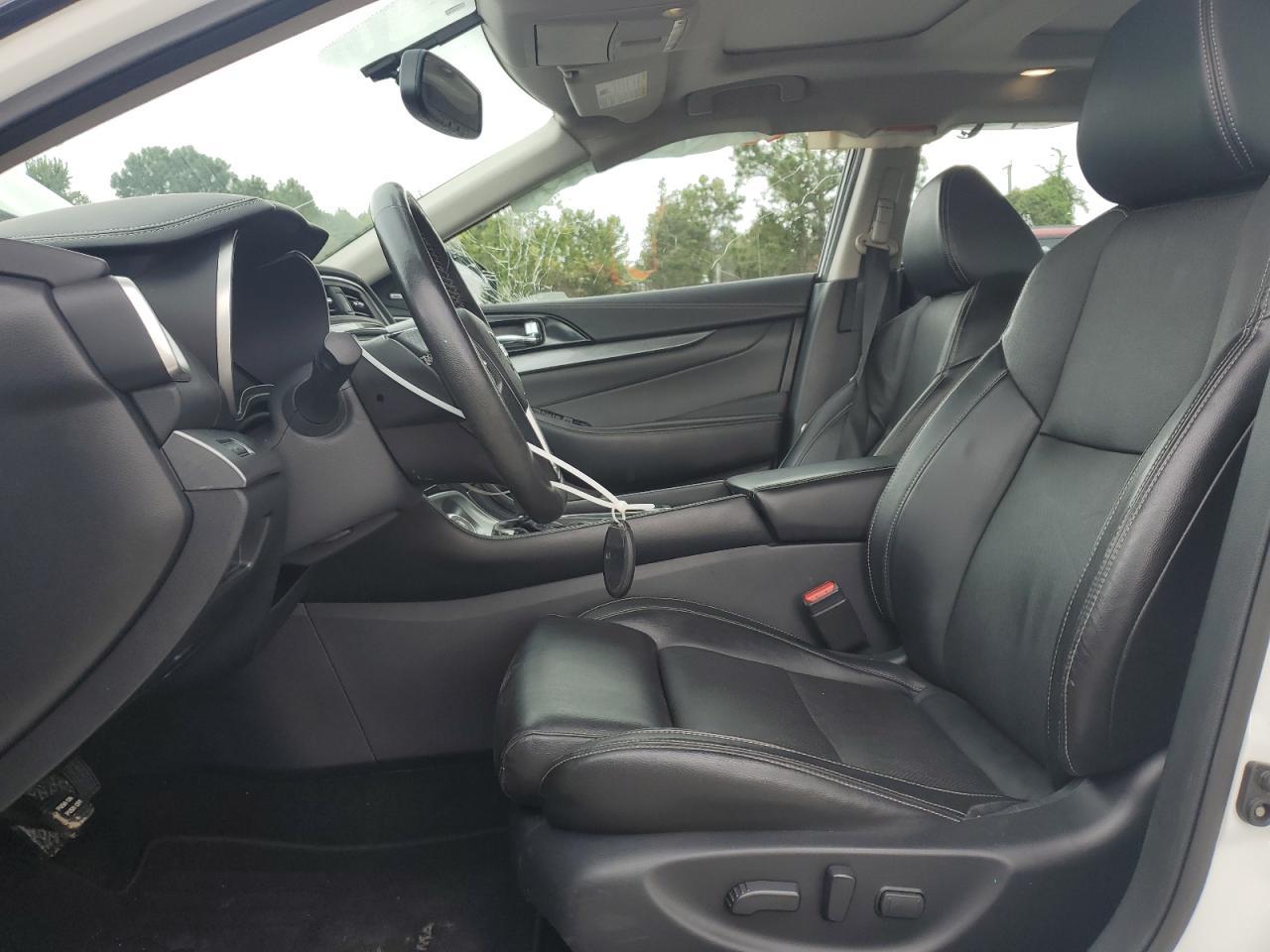 2017 NISSAN Maxima