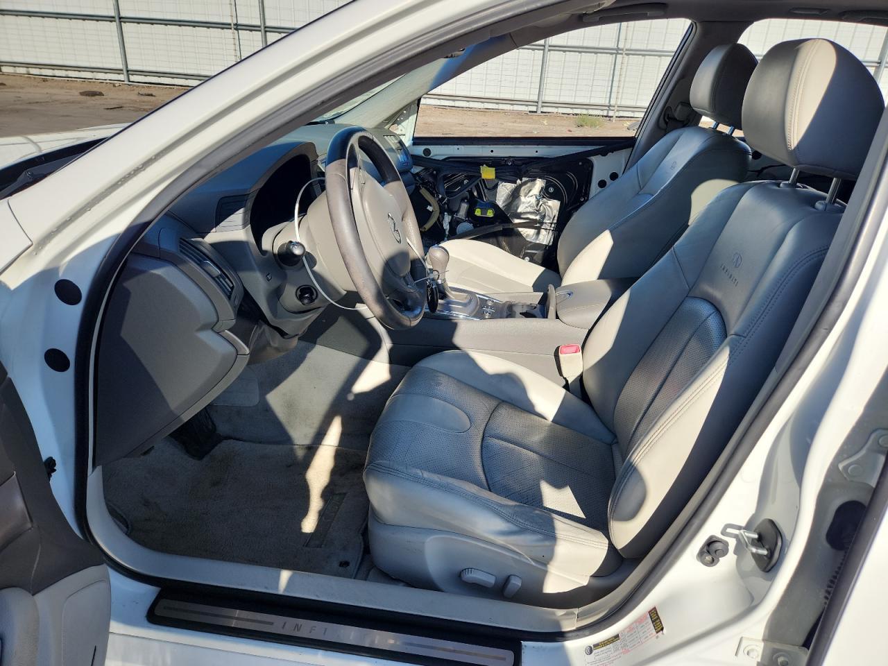2011 INFINITI G37