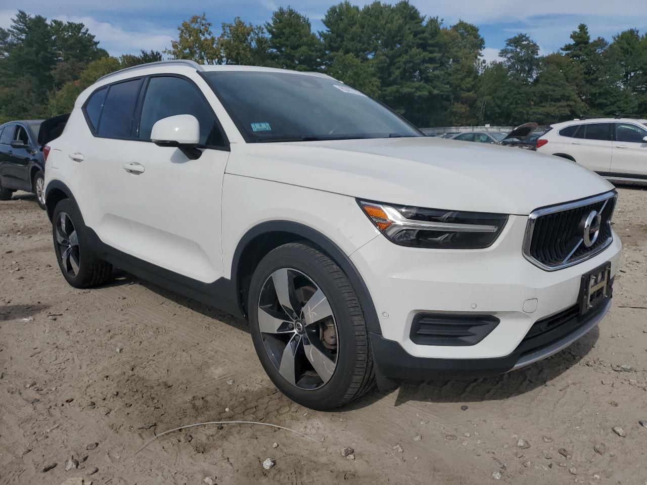 2019 VOLVO XC40