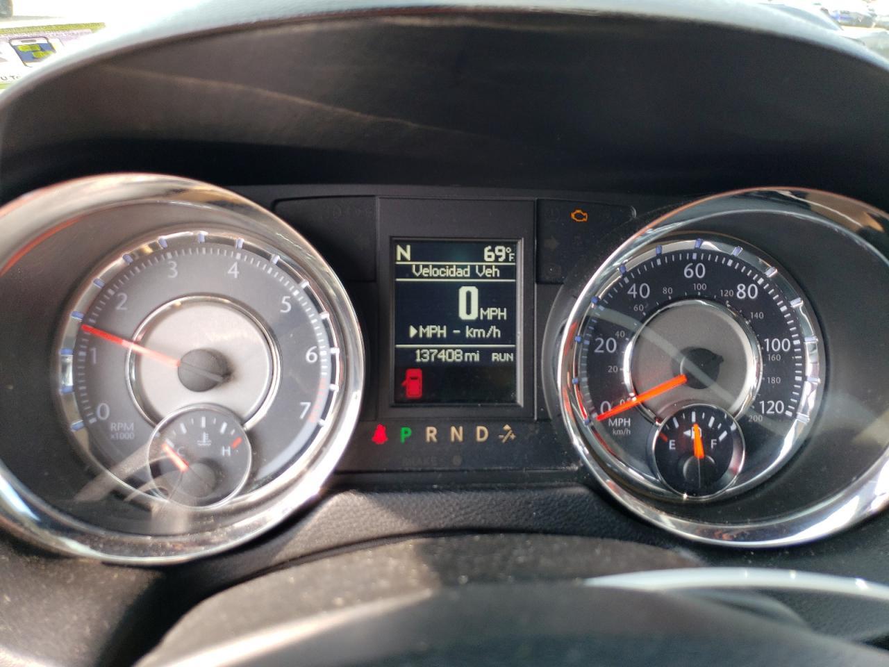 2014 CHRYSLER Town & Country