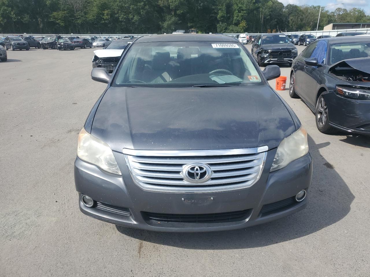 2010 TOYOTA Avalon