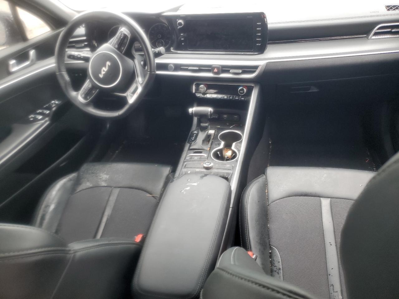 2022 KIA K5