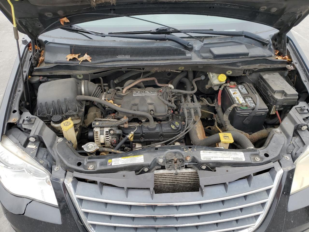 2010 CHRYSLER Town & Country