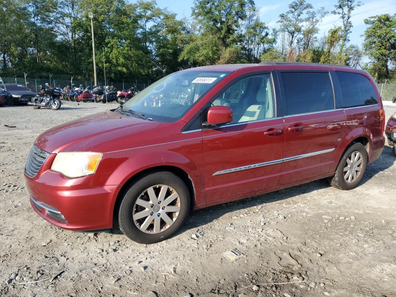 2013 CHRYSLER Town & Country