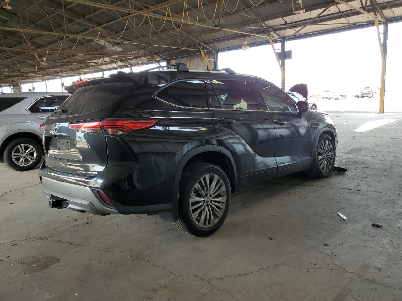 2022 TOYOTA HIGHLANDER