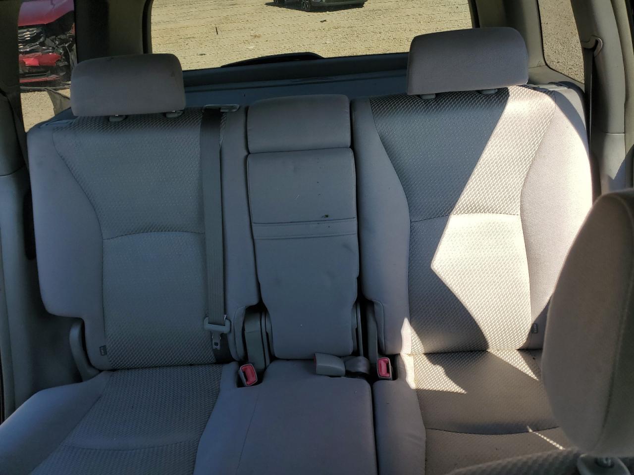 2004 TOYOTA HIGHLANDER