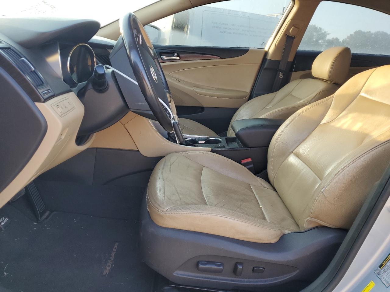 2011 HYUNDAI SONATA