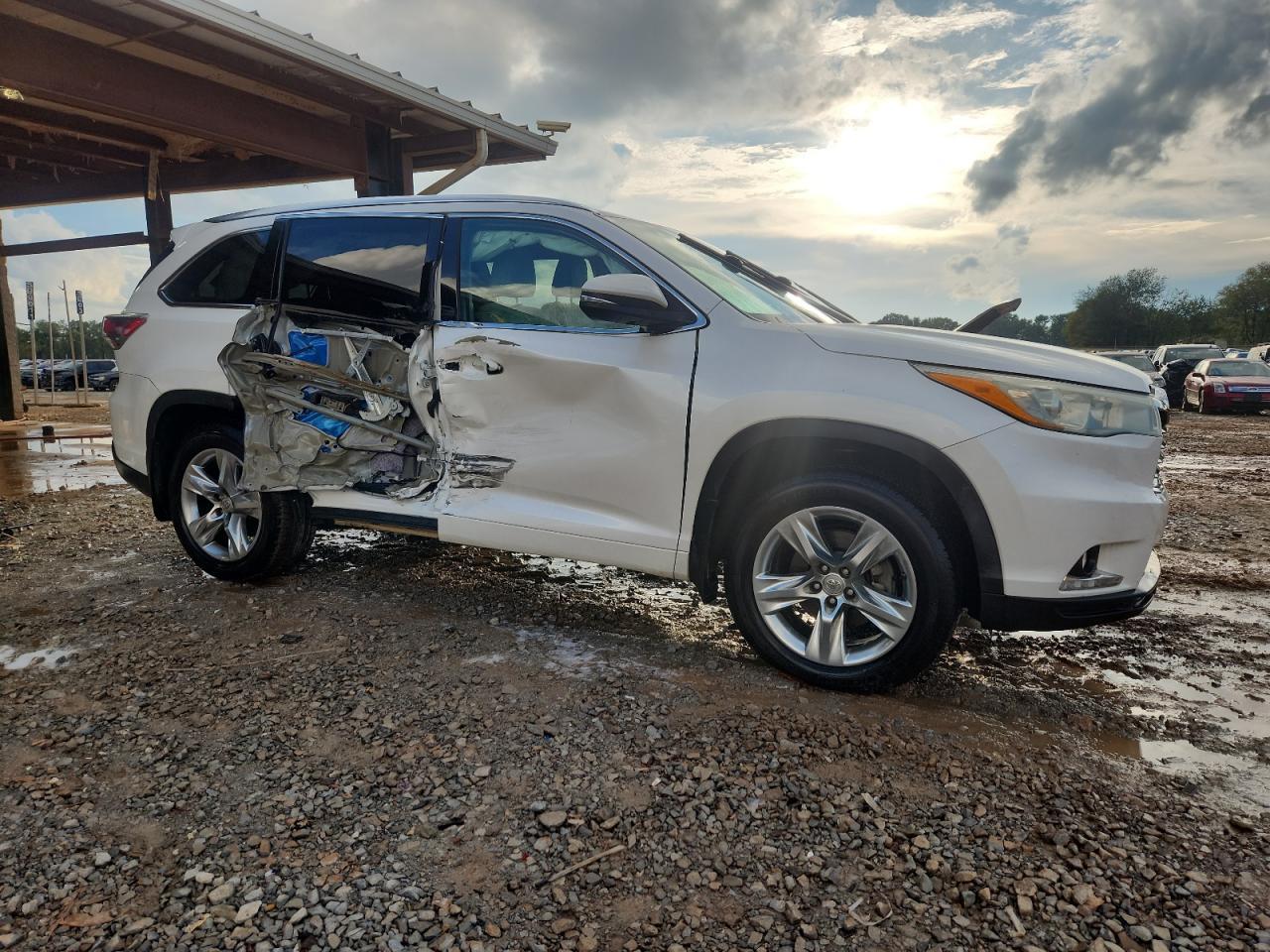 2015 TOYOTA HIGHLANDER